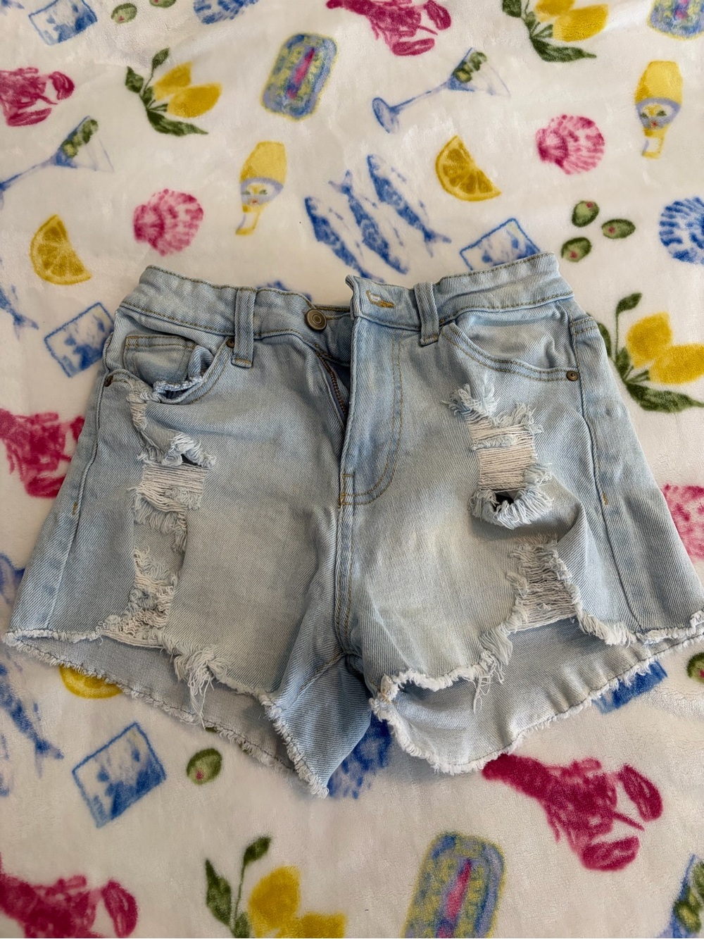 No Boundaries Distressed Denim Jean Shorts in Blue size 1